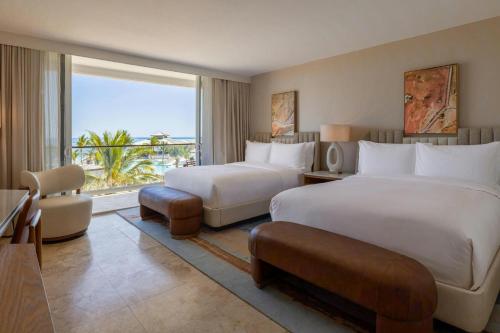 Katil atau katil-katil dalam bilik di Salterra, a Luxury Collection Resort & Spa, South Caicos