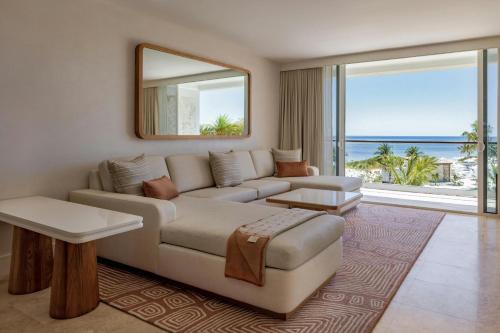 Ruang duduk di Salterra, a Luxury Collection Resort & Spa, South Caicos