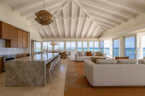 Ruang duduk di Salterra, a Luxury Collection Resort & Spa, South Caicos