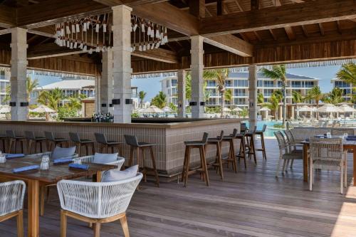 Restoran atau tempat lain untuk makan di Salterra, a Luxury Collection Resort & Spa, South Caicos