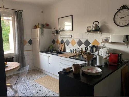 Η κουζίνα ή μικρή κουζίνα στο La Maison de Francoise