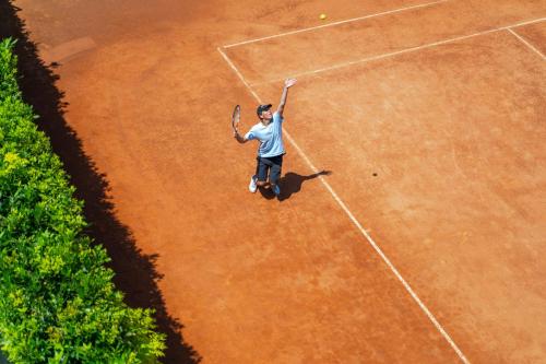 Tenis a/nebo squash v ubytování Hotel Palace Magnolia SPA nebo okolí