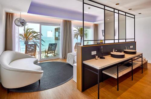 Χώρος καθιστικού στο Universal Hotel Neptuno - Adults Only