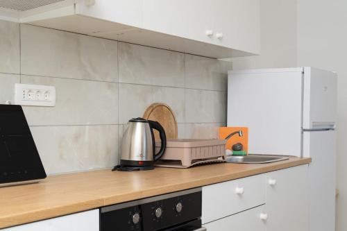 Aurelius -Superior sea, bay & mountain view apt