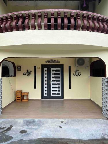 Exteriér nebo vchod ubytování Bayan 10 Homestay, Ayer Keroh Guest House - 4bedrooms, 15minutes to town