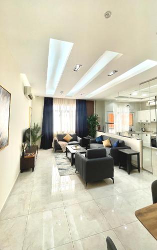 2BR Luxurious Flat with City & Dune View