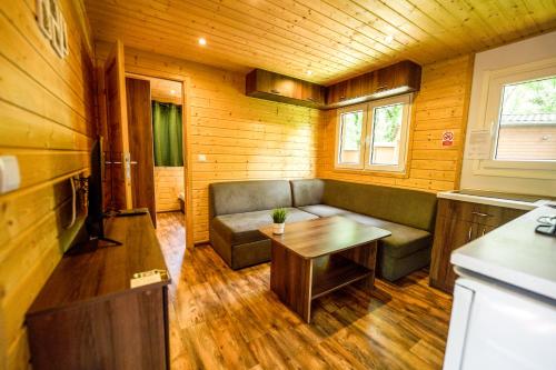 Χώρος καθιστικού στο River Park Domki Wśród Drzew Wzdłuż Rzeki