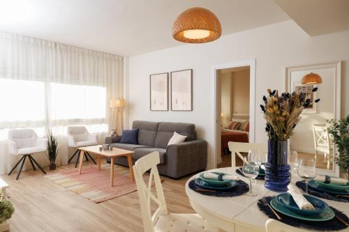 MARBELLA BANUS SUITES - Banús - Playa Rocio - Beachfront Complex -3BD-3BA - Direct Access to the Beach - Outdoor Terrace - 3 min Walk to Puerto Banús - Walk to Marina, Beach & El Corte Ing Luxury Shopping - Ideal for Families