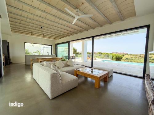 Villa Paz -Moderno Privado Nuevo Piscina Vistas a Golf y Lago