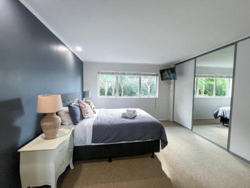 Ένα ή περισσότερα κρεβάτια σε δωμάτιο στο Birkenhead Pt -Seaview 3Bed3Bath