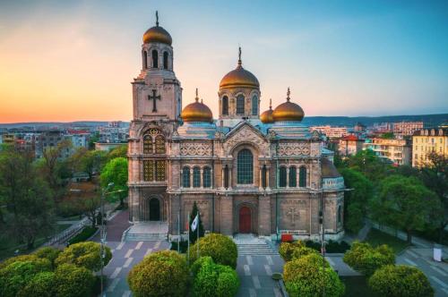 Vietējais apskates objekts dzīvokļu viesnīcas tuvumā