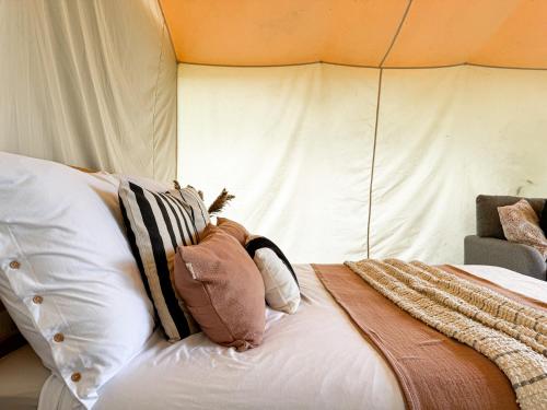 Katil atau katil-katil dalam bilik di Boho Park Glamping