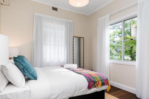 Postel nebo postele na pokoji v ubytování The Shirl