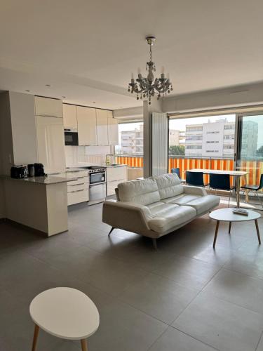 Kuchyň nebo kuchyňský kout v ubytování Superbe appartement vue mer garage privatif ferme