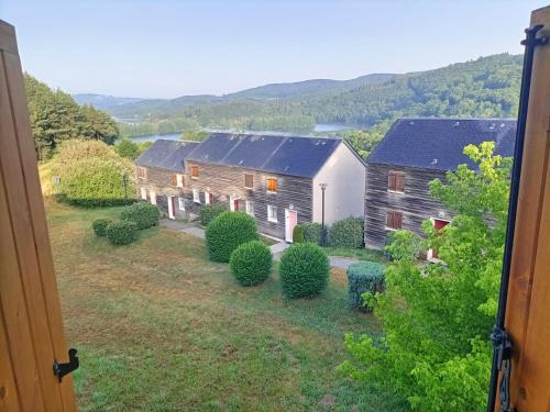 Gîte du Gua des Brasses au bord du lac de la Raviège