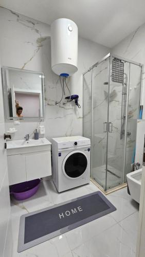 Ένα μπάνιο στο Lux Star