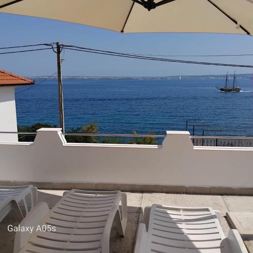 Apartments Kala with seaview on island Kali - by TA Leut Agency