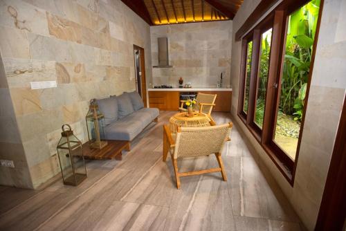 Χώρος καθιστικού στο Villa Nanas Balian Beach
