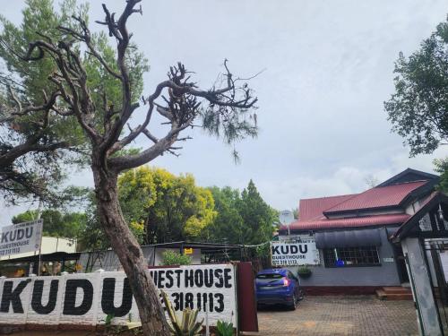 Gambar di galeri bagi Budget Wooden Cabins at KUDU di Bloemfontein