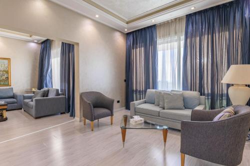 Гостиная зона в Lahoya Homes