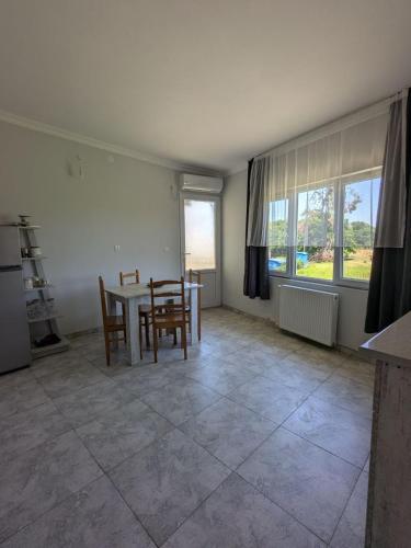 Χώρος καθιστικού στο Nino apartments