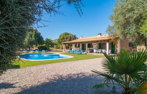 an image of a house with a swimming pool at Sa Sargantana in Llucmajor