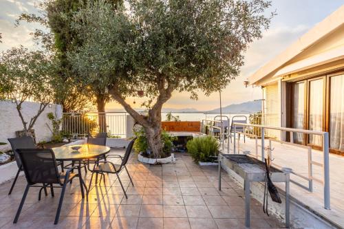 Μπαλκόνι ή βεράντα στο Endless Blue Seafront Retreat - Mikra Mantineia