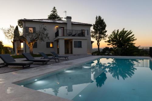 Πισίνα στο ή κοντά στο Villa Maracci