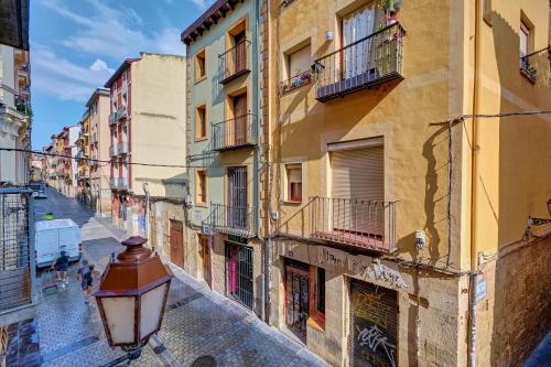 Casita del casco viejo by Clabao