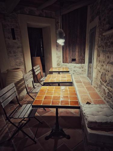 Ruang duduk di Moulin des Bergères