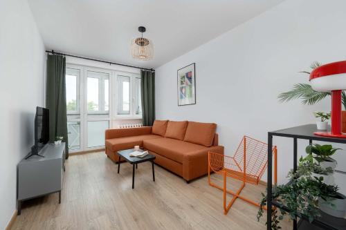 Large Apartment in Wrocław Center on the Market with 3 Bedrooms and Balcony by Noclegi Renters