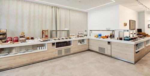 una habitación con aasteryasteryasteryasteryasteryasteryasteryasteryasteryasteryasteryasteryasteryastersysteryastery en Sercotel Cruz Del Mar, en Chipiona