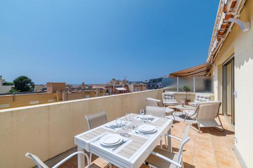 Photo de la galerie de l'établissement SAN SEVERINA - Spacious apartment in city center, à Menton