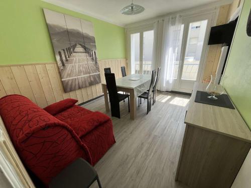 Appartement T2 Cabine à 50m de la Plage, Tout Confort, Proche Commerces et Animations ! - FR-1-324A-1