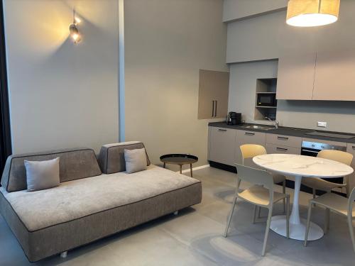 HOZYHOME Soluzione a prezzo imbattibile vicino alla Bocconi