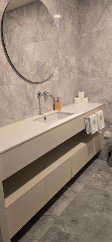 Ένα μπάνιο στο Soldouro Aveiro Station