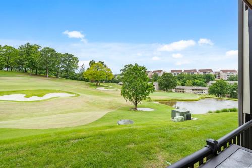 Kemudahan golf di rumah percutian atau berdekatan