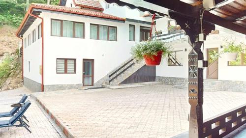 Φωτογραφία από το άλμπουμ του Eden Chalet σε Dîmbovicioara