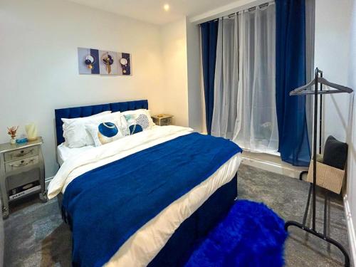 Postel nebo postele na pokoji v ubytování Vintage Royal Pavilion, 2Bed 2Bath, Beach, Sea View