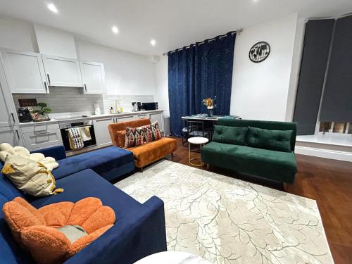 Kuchyň nebo kuchyňský kout v ubytování Vintage Royal Pavilion, 2Bed 2Bath, Beach, Sea View