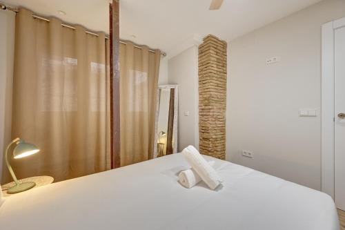 Apartamentos Esquina plaza del Mercado by Clabao
