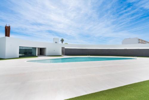 Lagos Luxury Poolside Apartment
