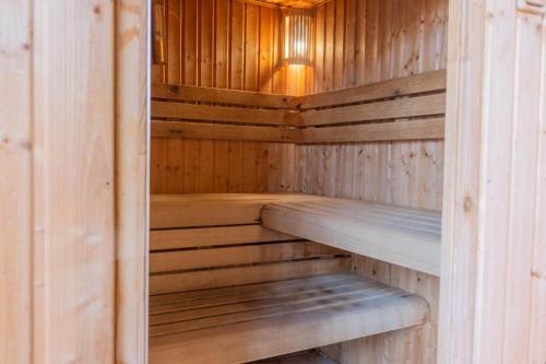 Фотография из галереи Eri Wellness Apartman в Шиофоке