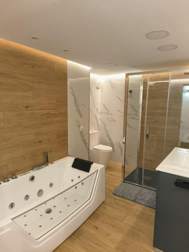 Loft con jacuzzi y piscina