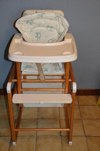a high chair with a bed on it at Charming Belgian Getaway, vakantiewoning in Oudsbergen - 3 Bedrooms Garden in Oudsbergen 