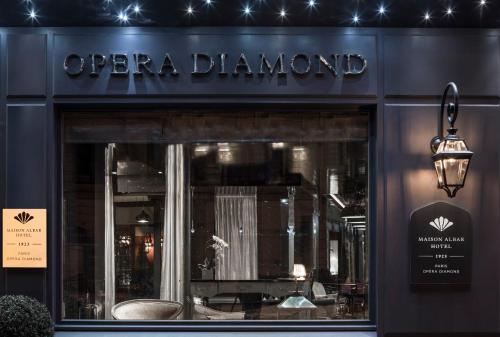 a store front of aarma diamond store with a window at Maison Albar - Le Diamond in Paris