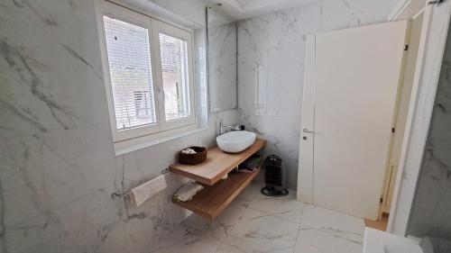 Bilik mandi di Casa Am Bergbach