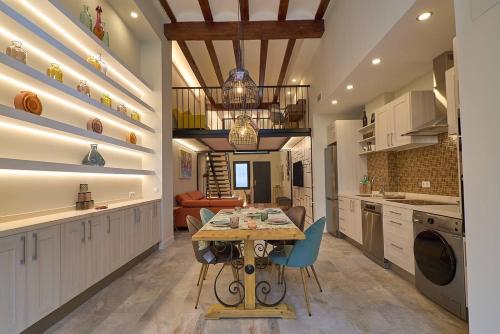 Big House & Stylish home in Ruzafa by Invalencia