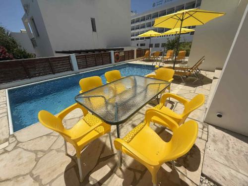 Bazén v ubytování Villa Mulberry Retreat 0,5Km From Everything nebo v jeho okolí