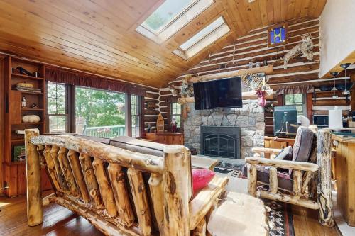 Μια τηλεόραση ή/και κέντρο ψυχαγωγίας στο The Cabin House